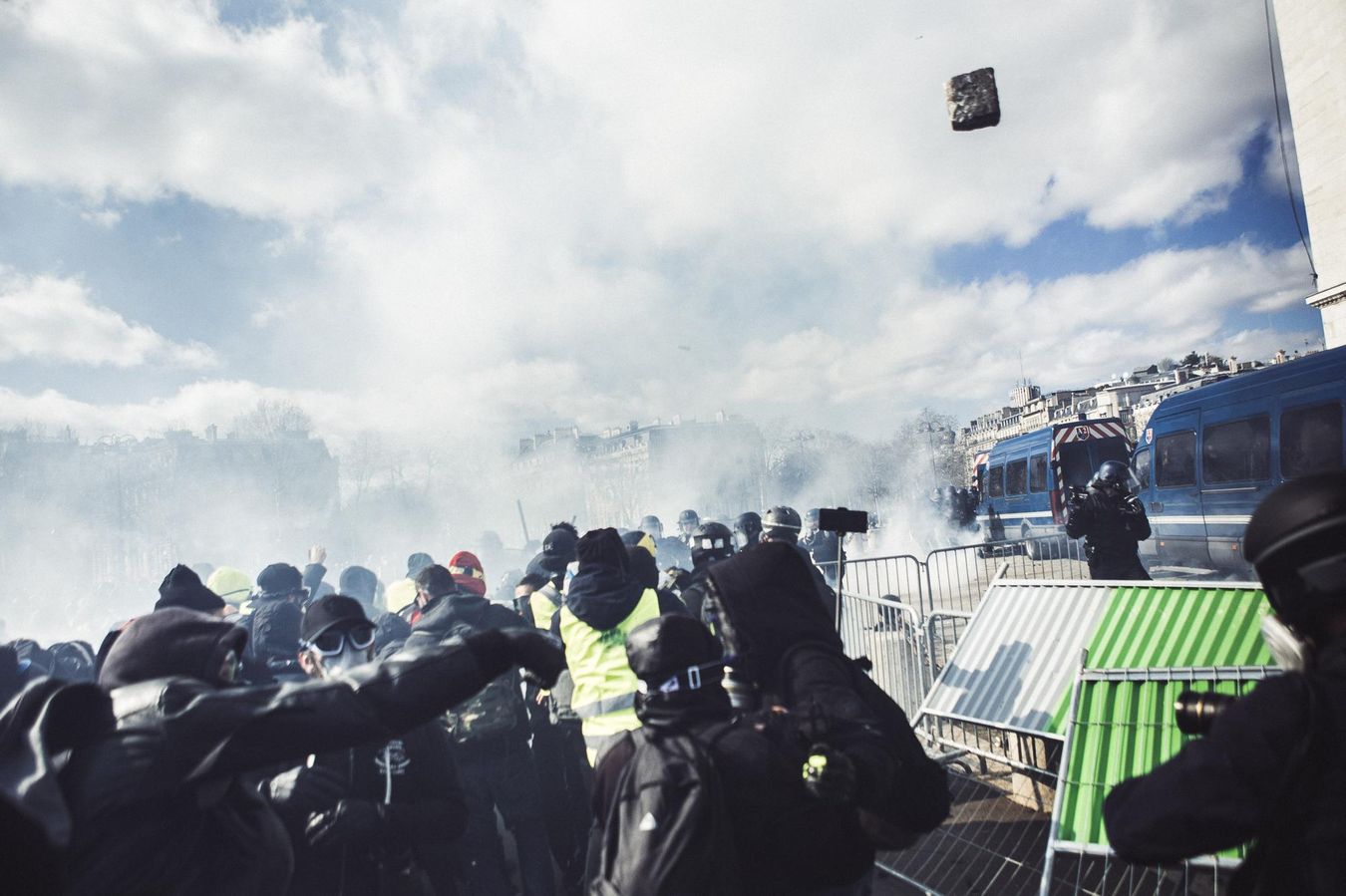 Affrontements avec la police Arc de Triomphe