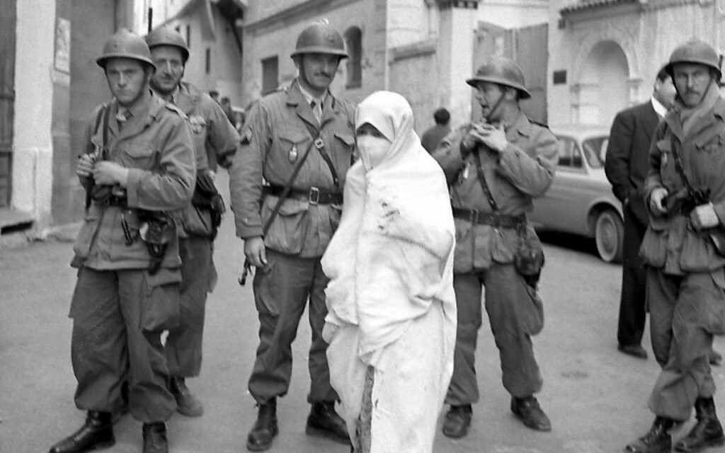 Frantz Fanon : L'Algérie se dévoile