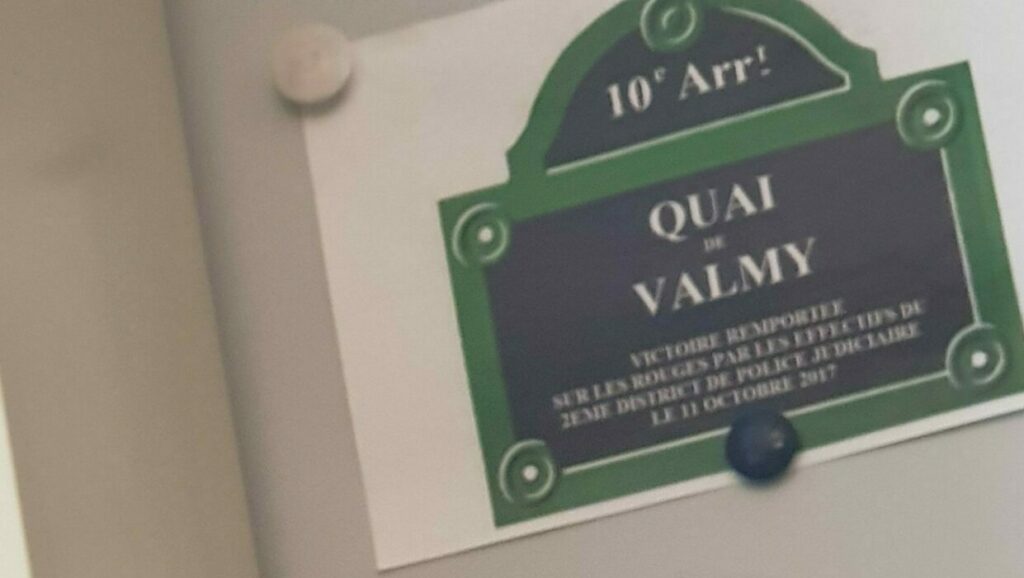 « UNE VICTOIRE CONTRE LES ROUGES » : L'AFFAIRE DU QUAI DE VALMY SELON LA POLICE « UNE VICTOIRE CONTRE LES ROUGES » : L'AFFAIRE DU QUAI DE VALMY SELON LA POLICE