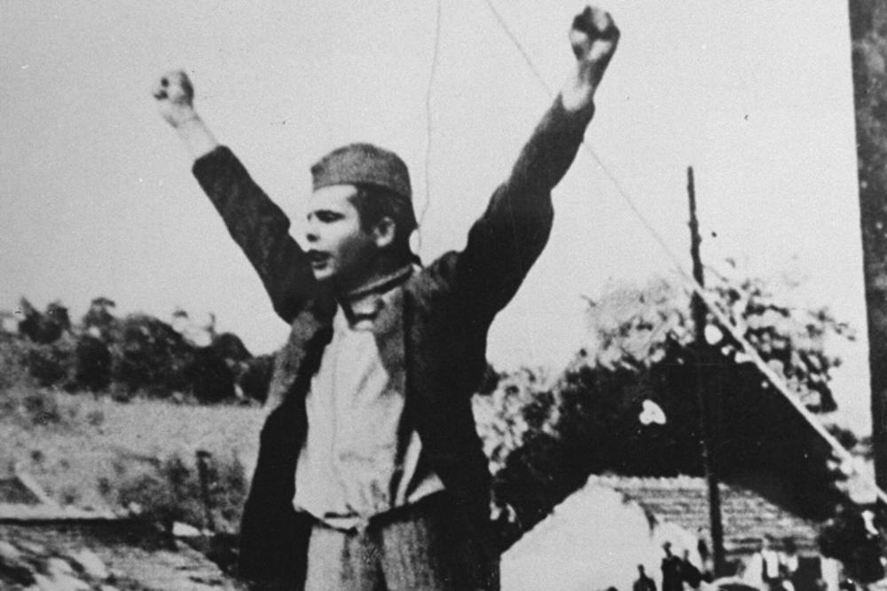 « Mort au fascisme ! Liberté pour le peuple ! »