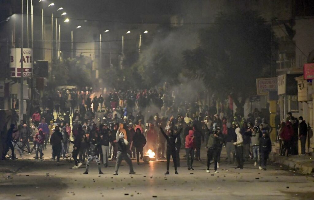 Tunisie : Rage populaire dix ans après la révolution