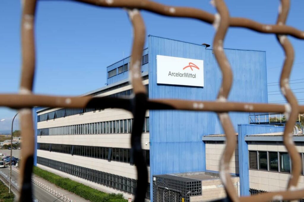 Italie : Licencié par ArcelorMittal pour avoir partagé un post sur une série télé
